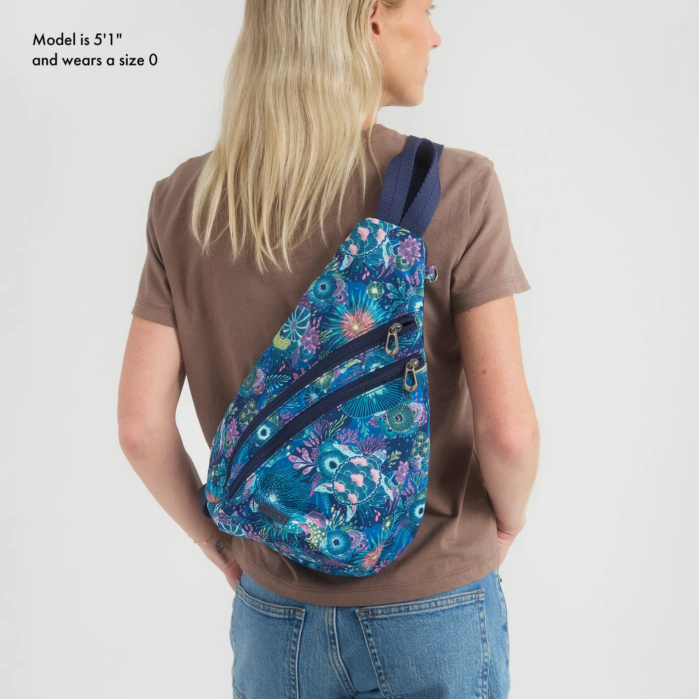 sakroots スリングバッグパックmini RYL BL SEA