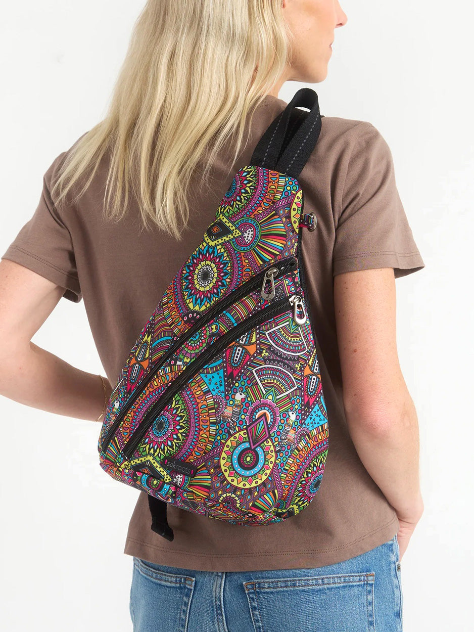 sakroots スリングバッグパックmini RNB WLT