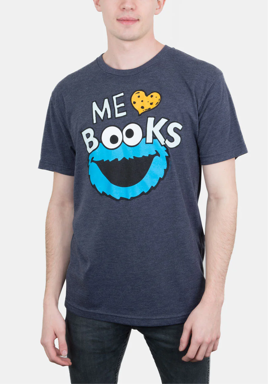 OUT OF PRINT セサミストリート Cookie Monster Me Love Books ユニセックスTシャツ