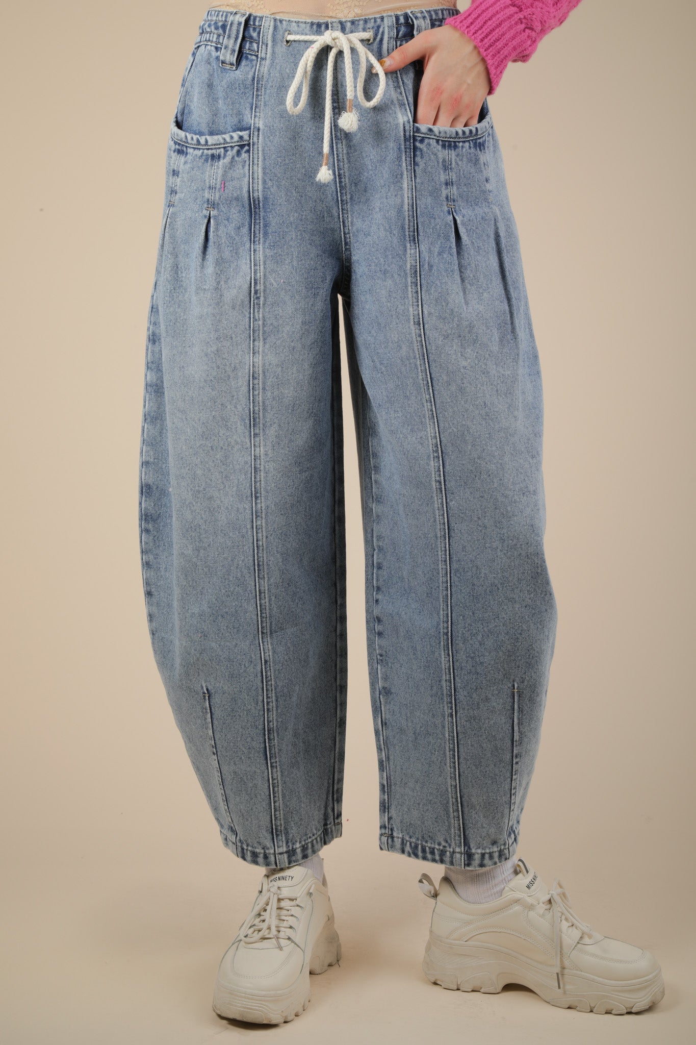ウォッシュドデニム バレルレッグパンツ