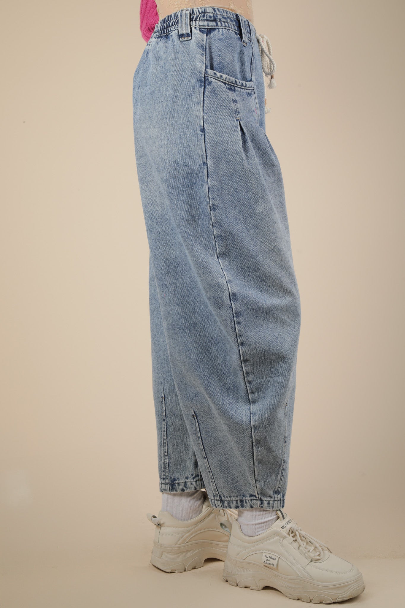 ウォッシュドデニム バレルレッグパンツ