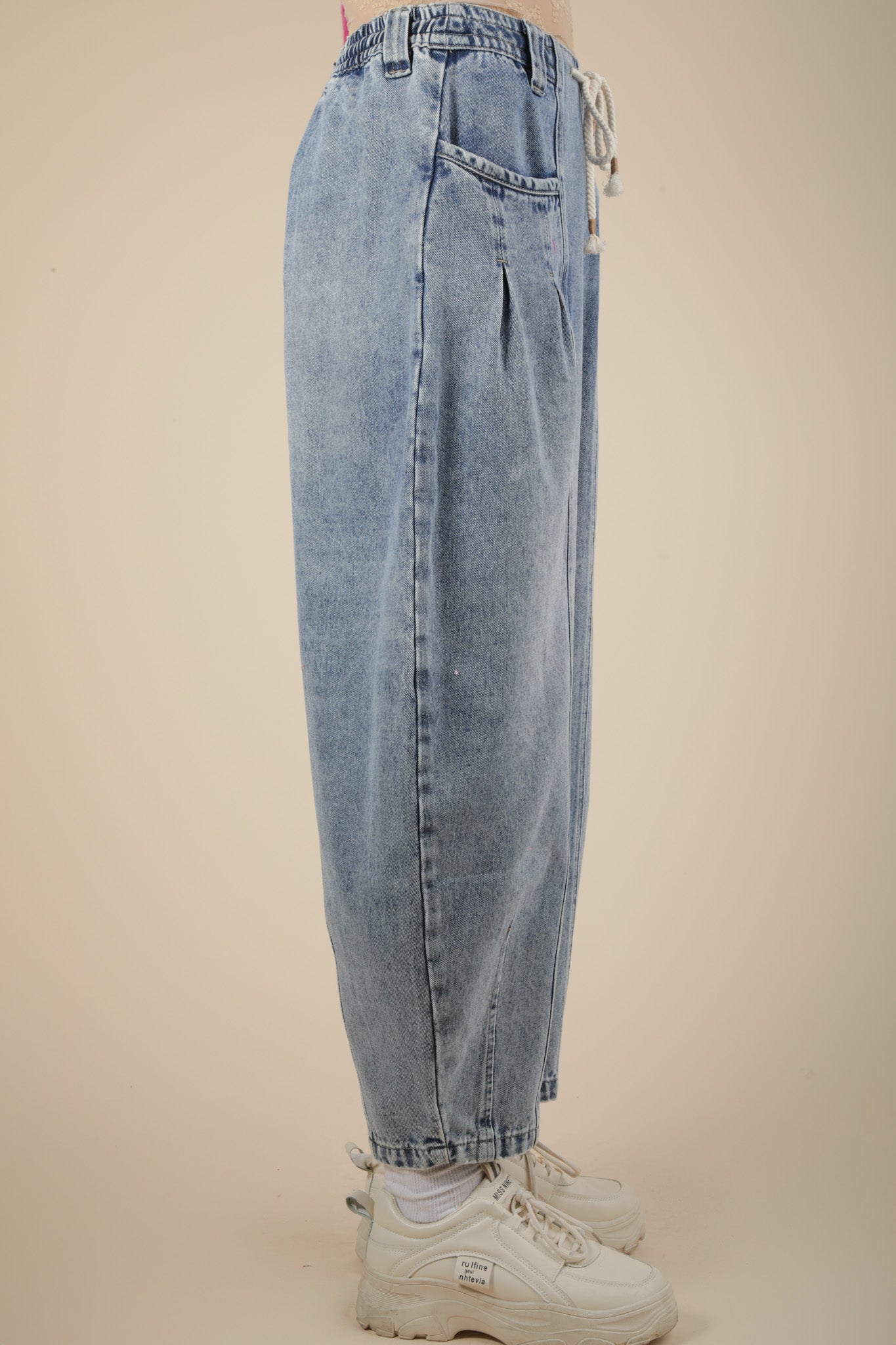 ウォッシュドデニム バレルレッグパンツ
