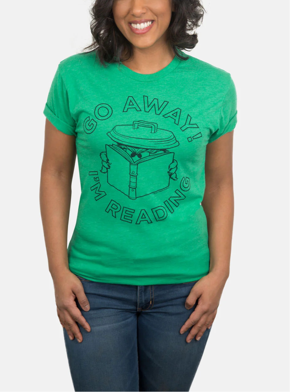 OUT OF PRINT セサミストリート Oscar the Grouch Go Away I'm Reading ユニセックスTシャツ