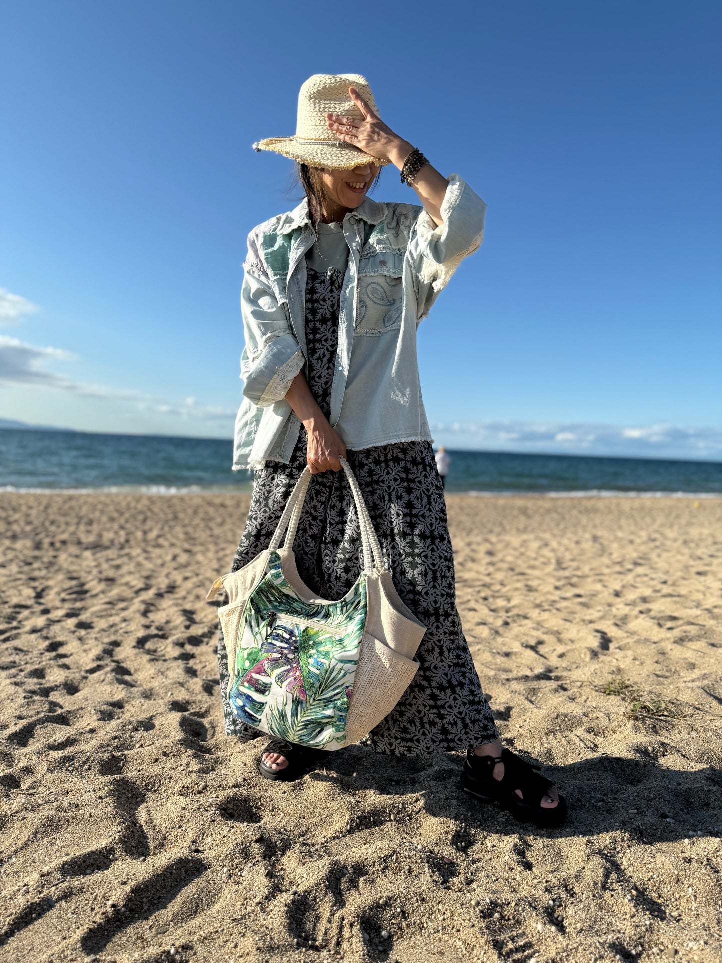 SunNSand マクラメトロピカルリーフトートバッグ