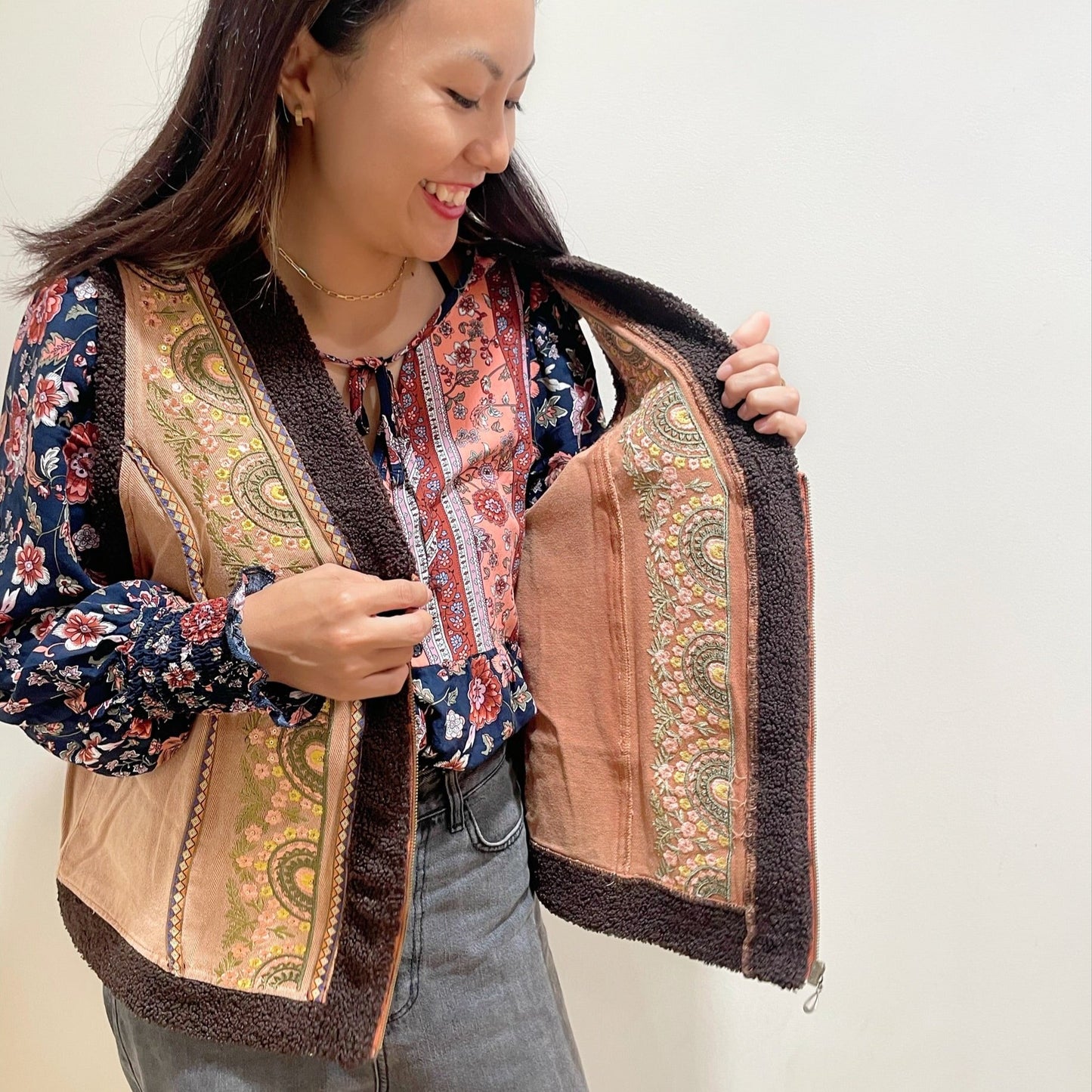 【SALE】POL 刺繍ボア付きベスト 50%オフ