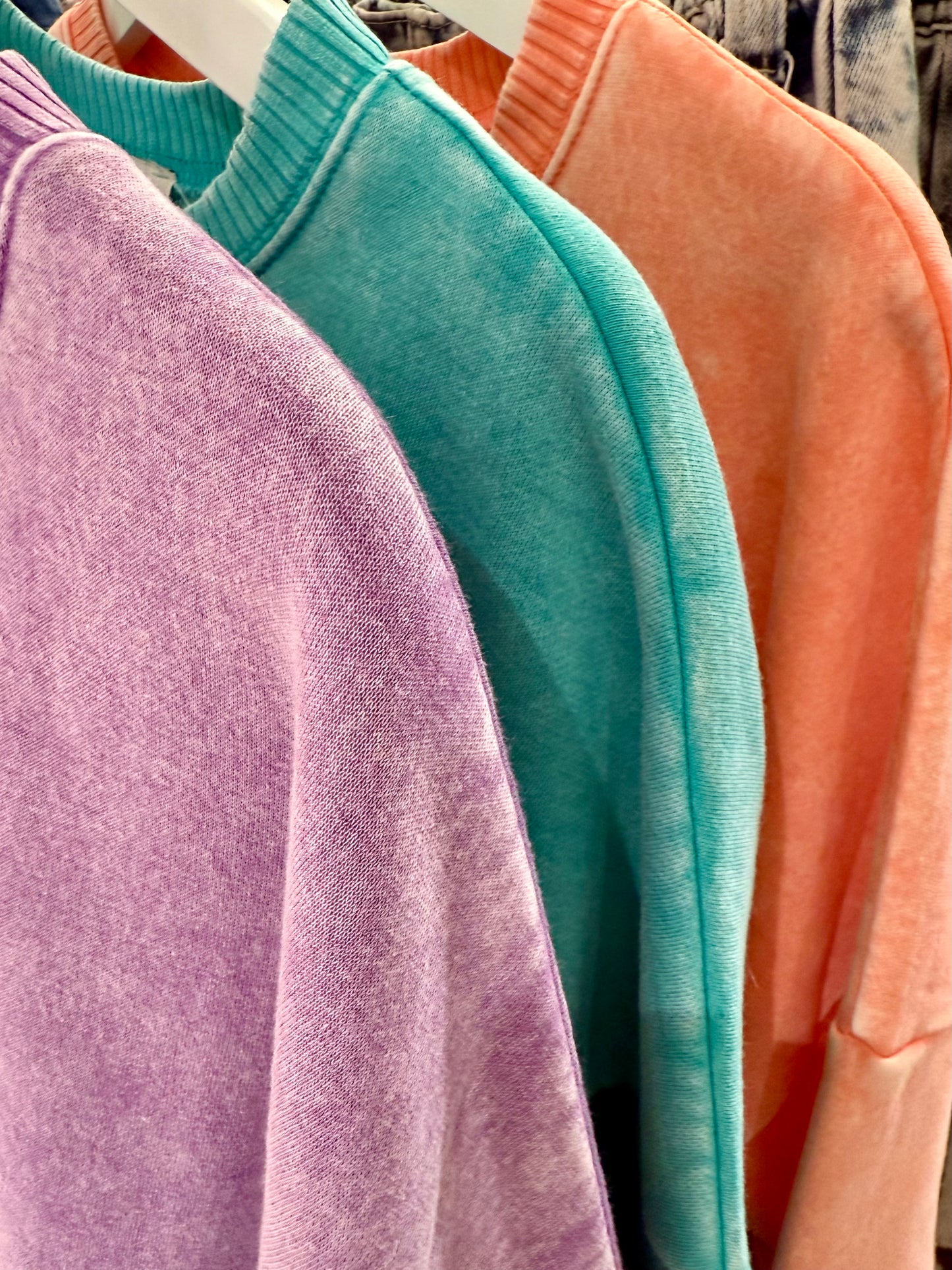 アシッドウォッシュスウェット