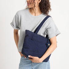 sakroots ボタニカルフラワーキルトトートバッグ 　ネイビー
