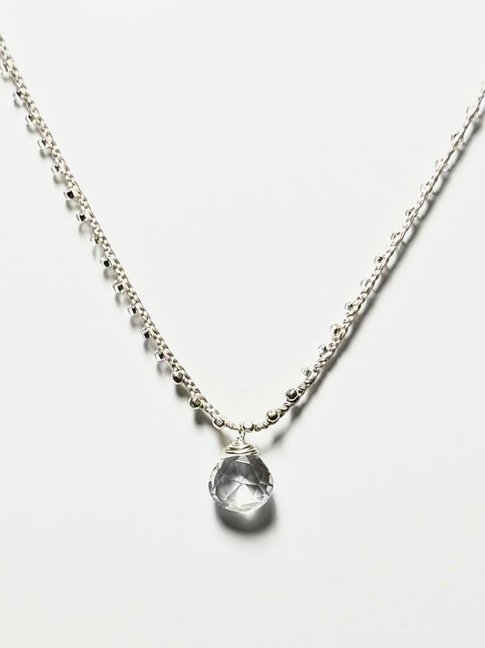 マチュピチュジュエリー【クォーツ/SV925】 ライトグレーシルクスレッドネックレス