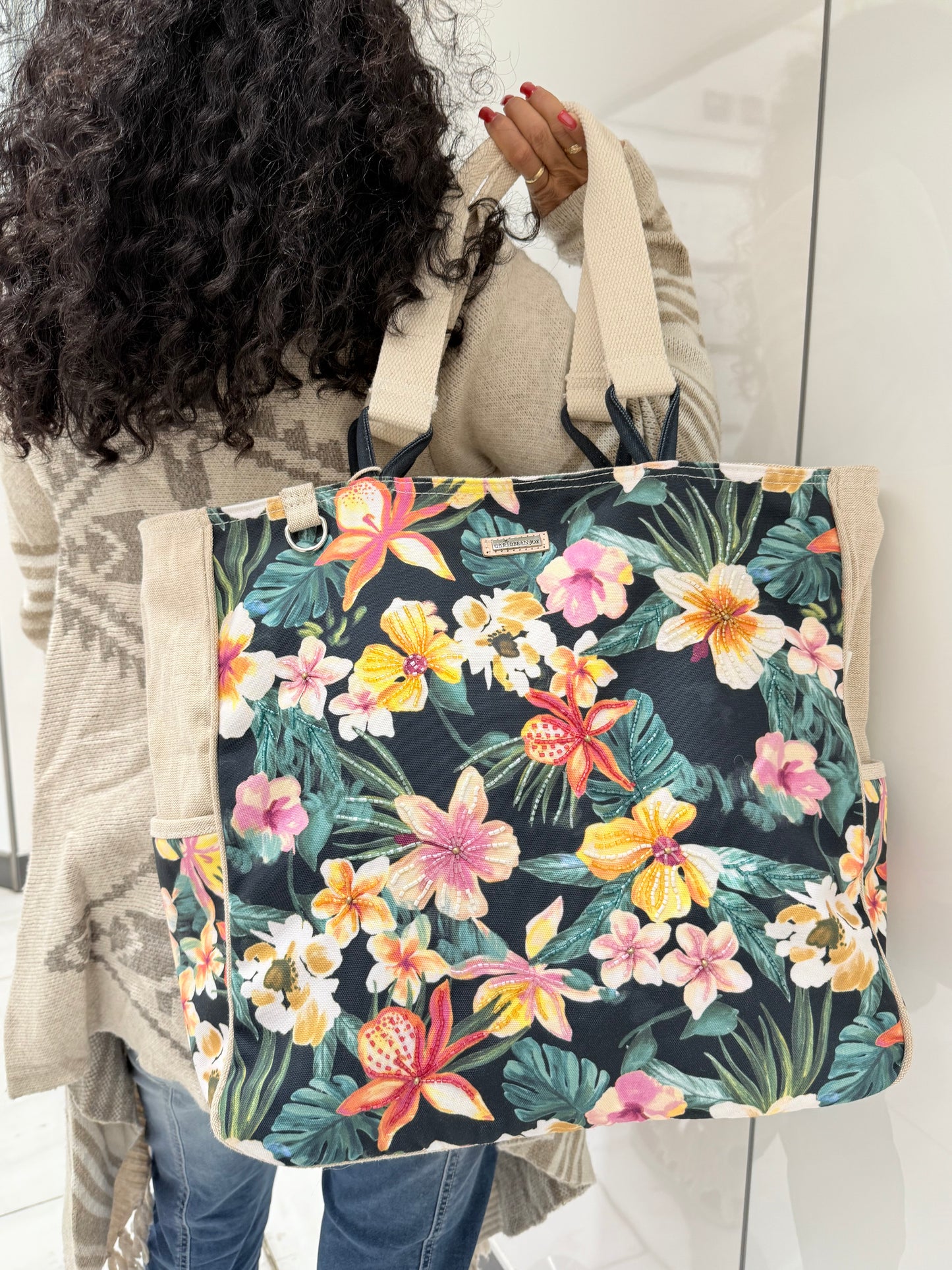 SunNSand  トロピカルフラワーショルダートート（Caribbean Joe）