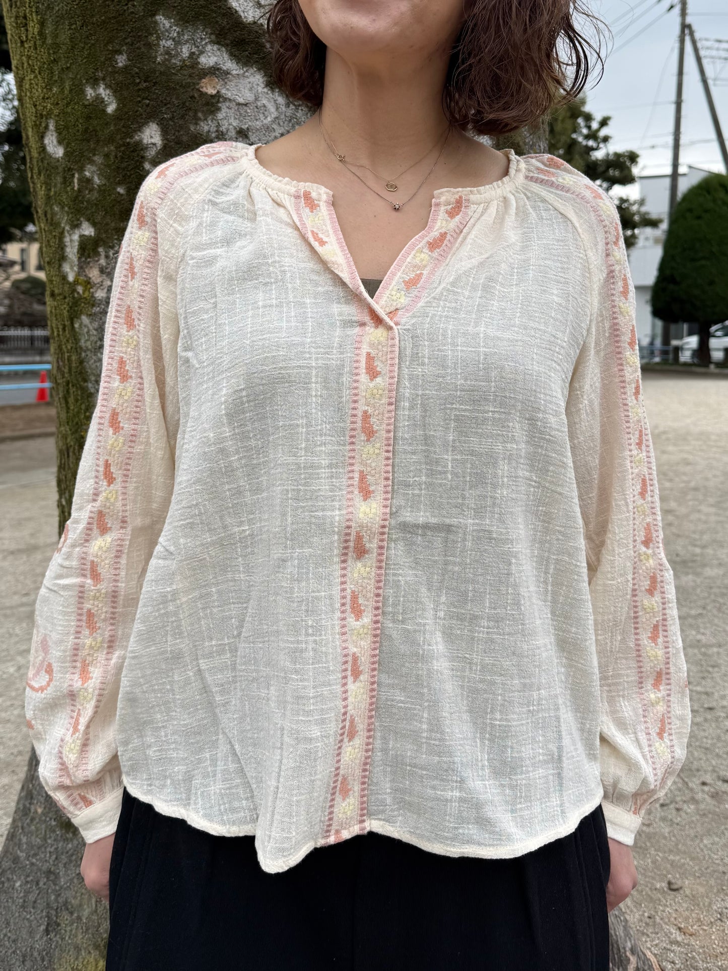 LOVESTITCH   刺繍 スキッパーブラウス
