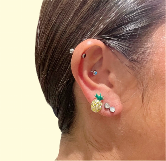 パイナップルスタッズピアス