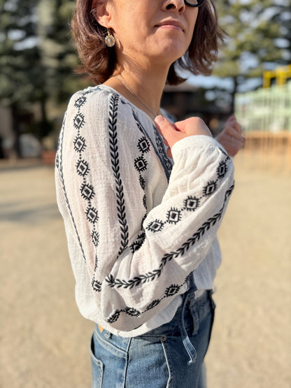 LOVESTITCH ボヘミアン刺繍ブラウス