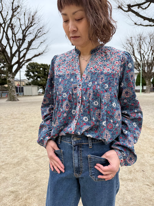 LOVESTITCH ボヘミアンフラワープリントブラウス