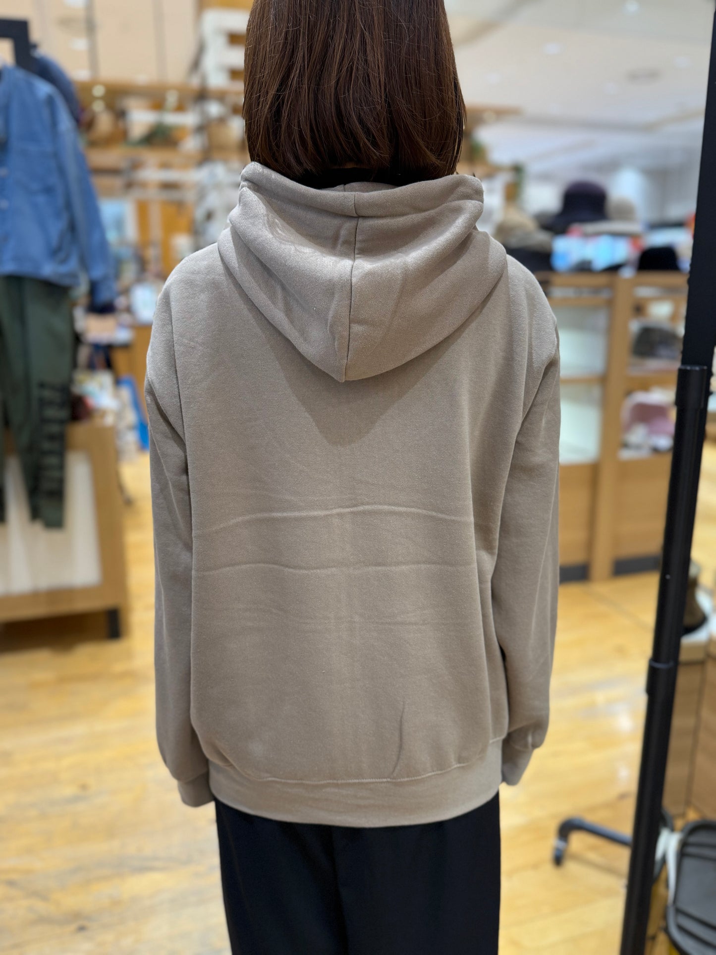 カリフォルニア刺繍 ゆったりジップアップフーディー