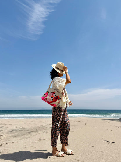 SunNSand フローラルフラミンゴショルダーバッグ