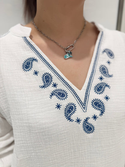 ピーサント Ｖネック刺繍トップス MCCOLIN