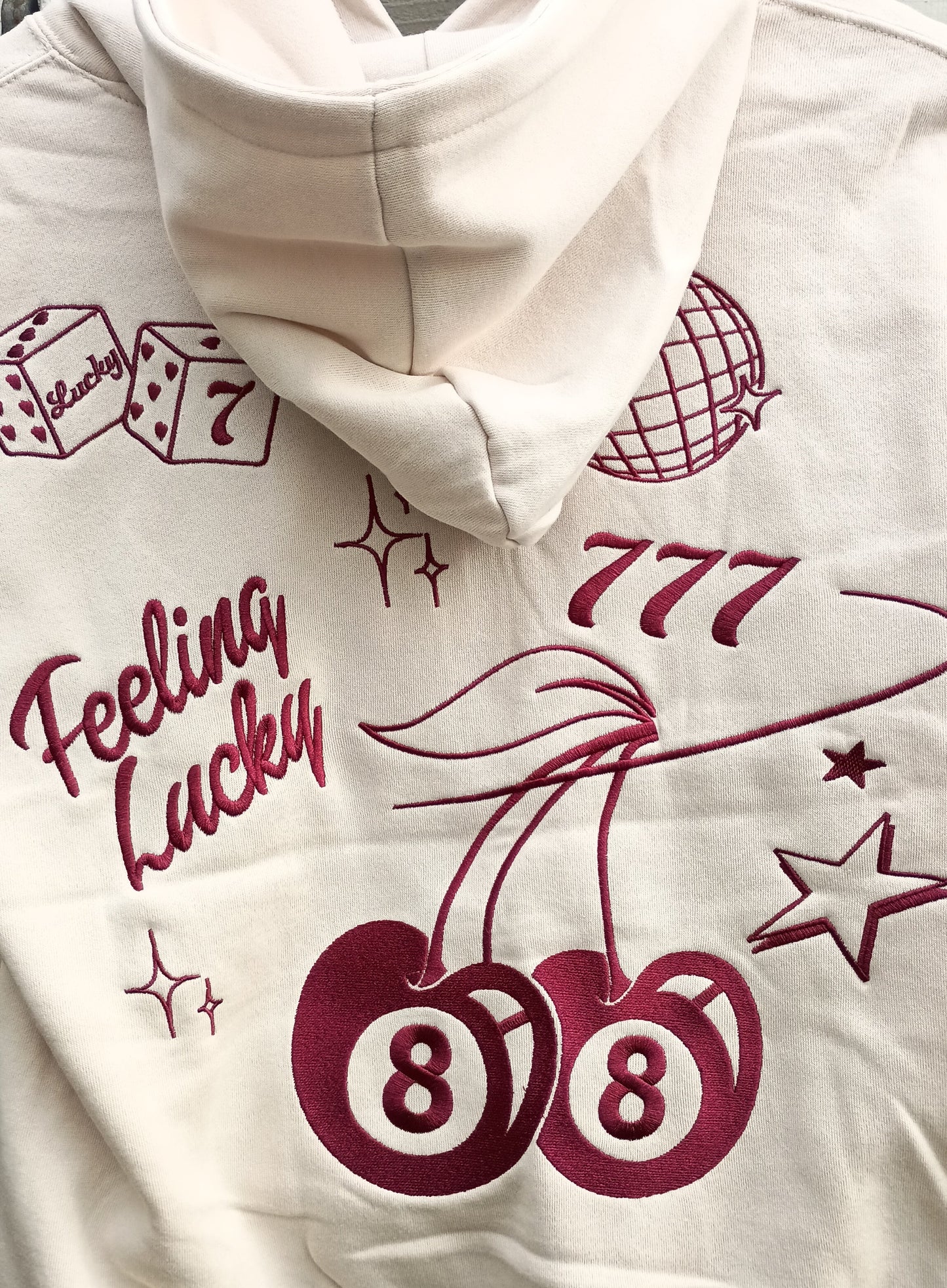 Feeling Lucky バック刺繍 チェリーモチーフ フード付スウェット